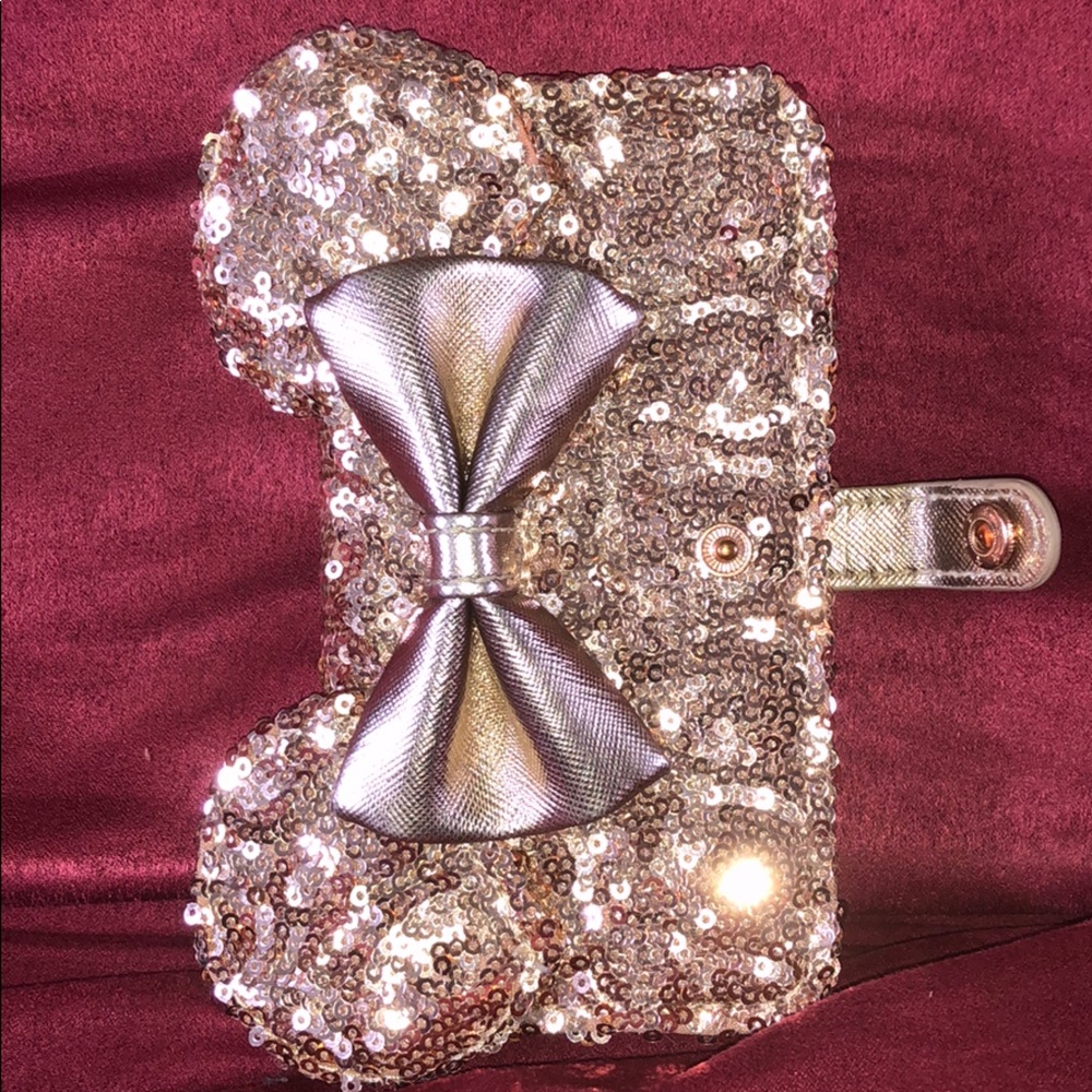 Disney Rose gold Minnie Mouse Iphone clutch case